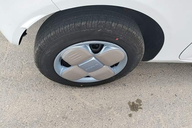 Used Geely Galaxy Panda 2024 Panda Mini 200km Endurance Bear Right Rear Wheel Hub