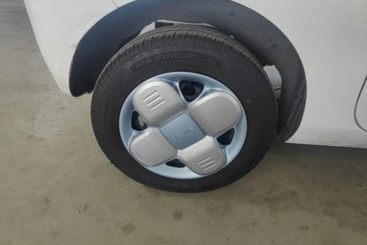 Used Geely Galaxy Panda 2024 Panda Mini 200km Endurance Bear Right Rear Wheel Hub