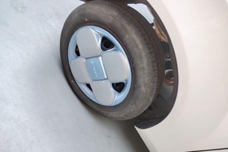 Used Geely Galaxy Panda 2024 Panda Mini 200km Endurance Bear Right Rear Wheel Hub