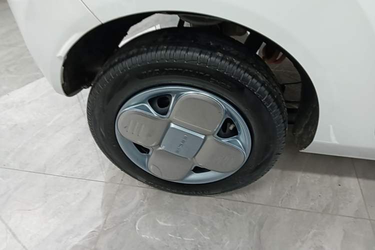 Used Geely Galaxy Panda 2024 Panda Mini 200km Endurance Bear Right Rear Wheel Hub