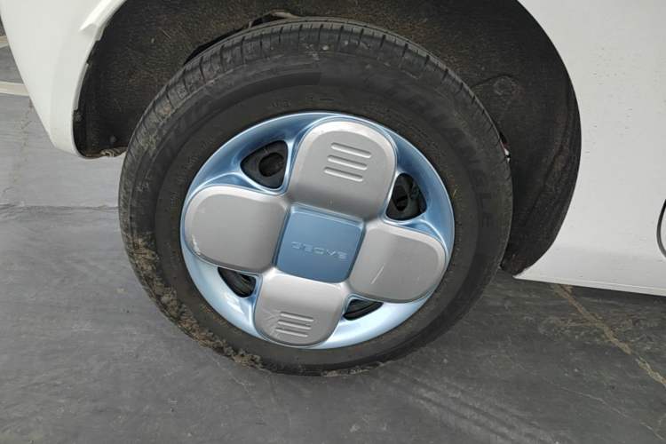 Used Geely Galaxy Panda 2024 Panda Mini 200km Endurance Bear Right Rear Wheel Hub
