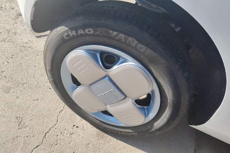 Used Geely Galaxy Panda 2024 Panda Mini 200km Endurance Bear Right Rear Wheel Hub