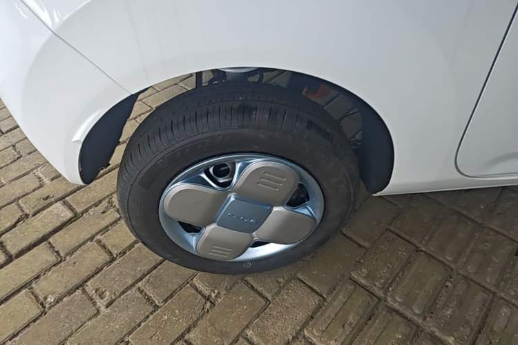 Used Geely Galaxy Panda 2024 Panda Mini 200km Endurance Bear Right Rear Wheel Hub