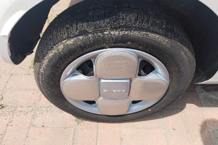 Used Geely Galaxy Panda 2024 Panda Mini 200km Endurance Bear Right Rear Wheel Hub
