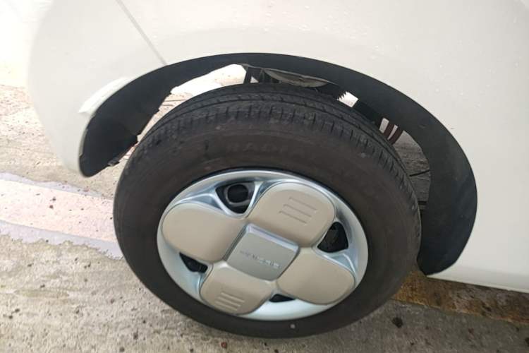 Used Geely Galaxy Panda 2024 Panda Mini 200km Longteng PRO Edition Right Rear Wheel Hub