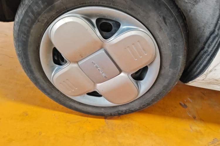 Used Geely Galaxy Panda 2024 Facelifted Panda Mini 200km Dragon Edition Right Rear Wheel Hub