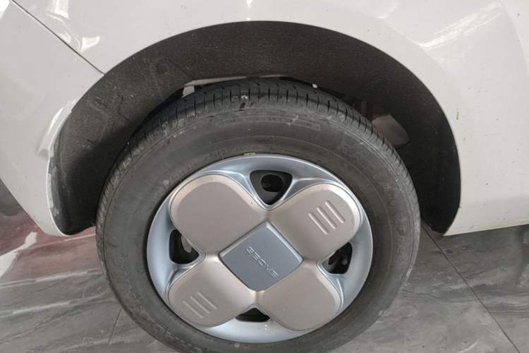 Used Geely Galaxy Panda 2024 Panda Mini 200km Endurance Bear Right Rear Wheel Hub