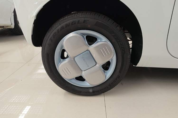 Used Geely Galaxy Panda 2024 Panda Mini 200km Endurance Bear Right Rear Wheel Hub