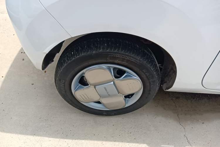 Used Geely Galaxy Panda 2024 Panda Mini 200km Longteng PRO Edition Right Rear Wheel Hub