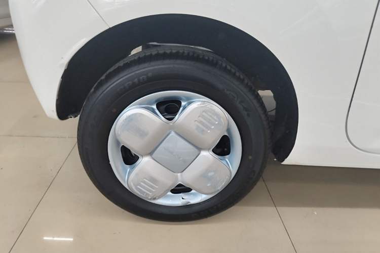 Used Geely Galaxy Panda 2024 Panda Mini 200km Endurance Bear Right Rear Wheel Hub