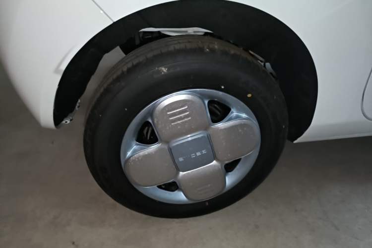 Used Geely Galaxy Panda 2024 Panda Mini 200km Endurance Bear Right Rear Wheel Hub