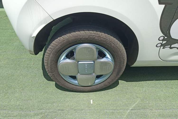 Used Geely Galaxy Panda 2024 Panda Mini 200km Longteng PRO Edition Right Rear Wheel Hub
