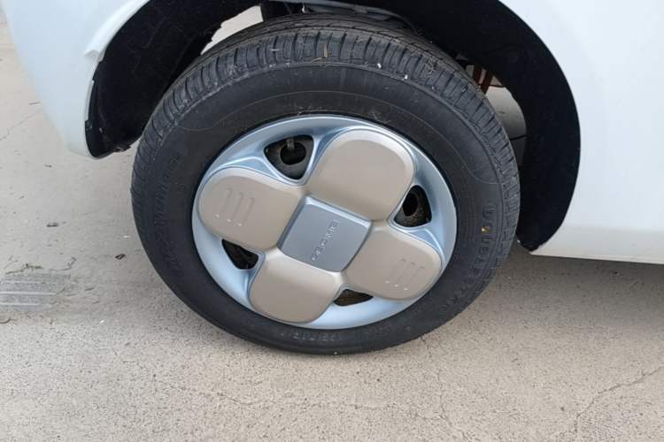 Used Geely Galaxy Panda 2024 Panda Mini 200km Endurance Bear Right Rear Wheel Hub