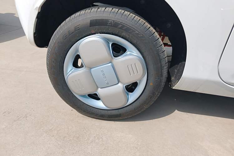 Used Geely Galaxy Panda 2024 Panda Mini 200km Endurance Bear Right Rear Wheel Hub
