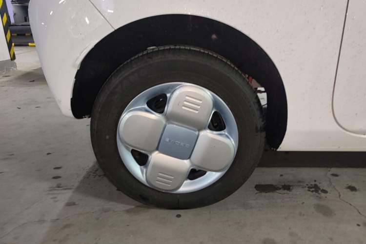 Used Geely Galaxy Panda 2024 Panda Mini 200km Endurance Bear Right Rear Wheel Hub