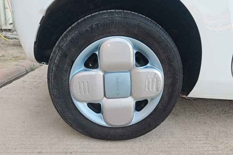 Used Geely Galaxy Panda 2024 Panda Mini 200km Endurance Bear Right Rear Wheel Hub