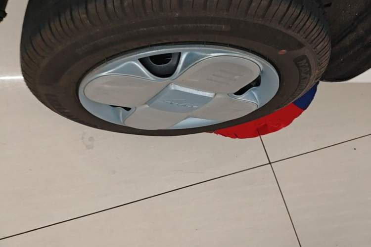 Used Geely Galaxy Panda 2024 Panda Mini 200km Endurance Bear Right Rear Wheel Hub