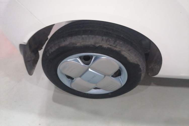 Used Geely Galaxy Panda 2024 Panda Mini 200km Endurance Bear Right Rear Wheel Hub