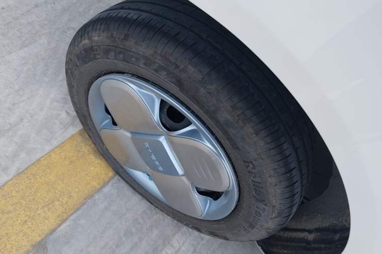 Used Geely Galaxy Panda 2024 Panda Mini 200km Endurance Bear Right Rear Wheel Hub