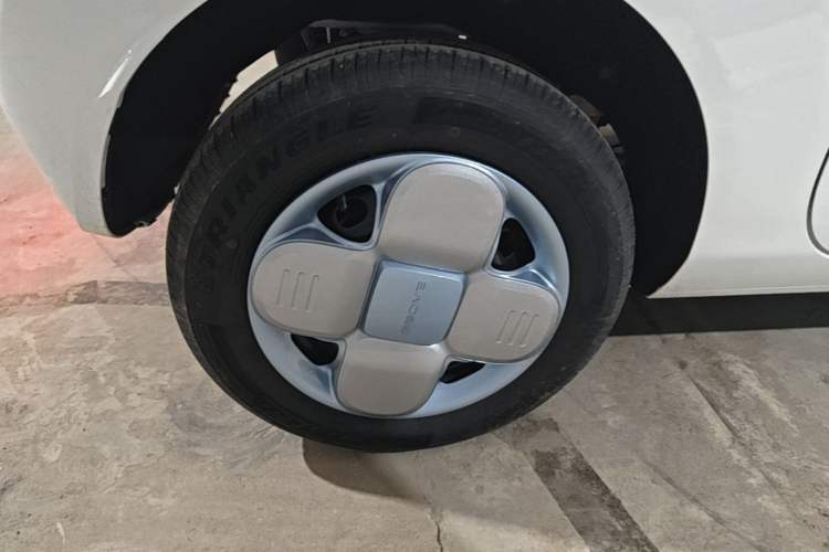 Used Geely Galaxy Panda 2024 Panda Mini 200km Endurance Bear Right Rear Wheel Hub