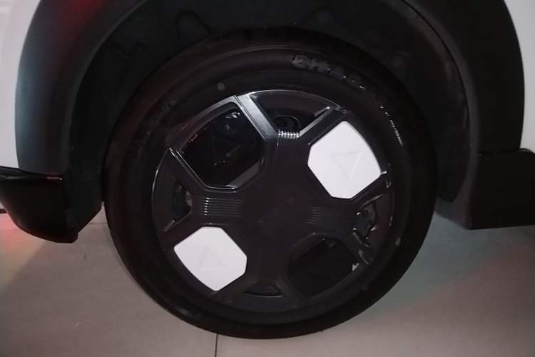 Used Geely Galaxy Panda 2024 200km Panda Kart Right Rear Wheel Hub