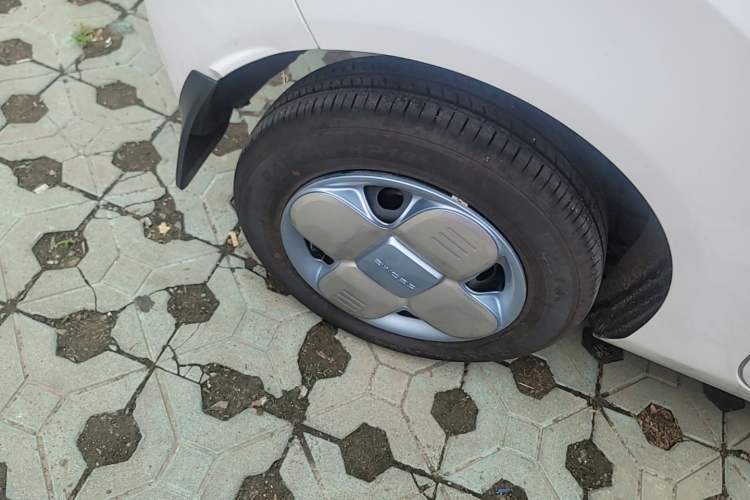Used Geely Galaxy Panda 2024 Panda Mini 200km Endurance Bear Right Rear Wheel Hub