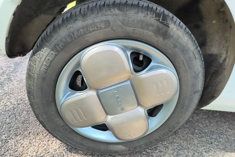 Used Geely Galaxy Panda 2024 Panda Mini 200km Endurance Bear Right Rear Wheel Hub