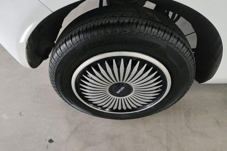 Used Geely Galaxy Panda 2024 Panda Mini 200km Endurance Bear Right Rear Wheel Hub