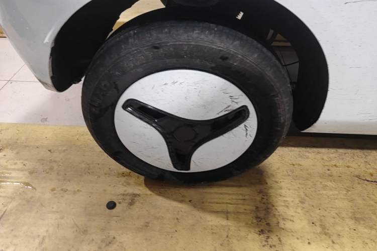 Used Geely Galaxy Panda 2024 Panda Mini 200km Endurance Bear Right Rear Wheel Hub