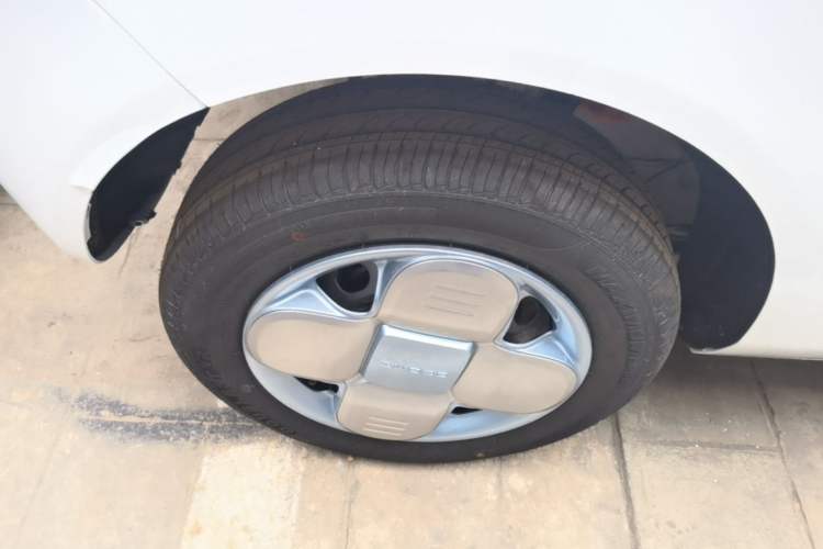 Used Geely Galaxy Panda 2024 Panda Mini 200km Endurance Bear Right Rear Wheel Hub