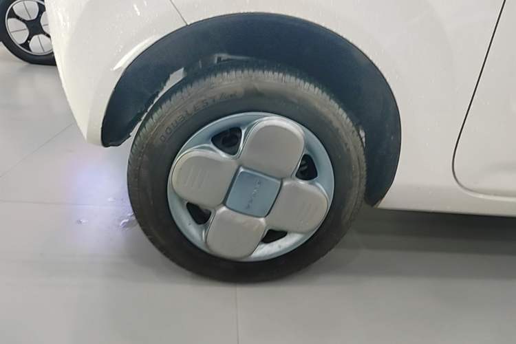 Used Geely Galaxy Panda 2024 Panda Mini 200km Endurance Bear Right Rear Wheel Hub