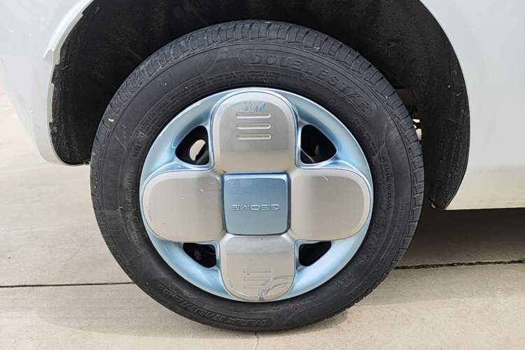Used Geely Galaxy Panda 2024 Panda Mini 200km Endurance Bear Right Rear Wheel Hub