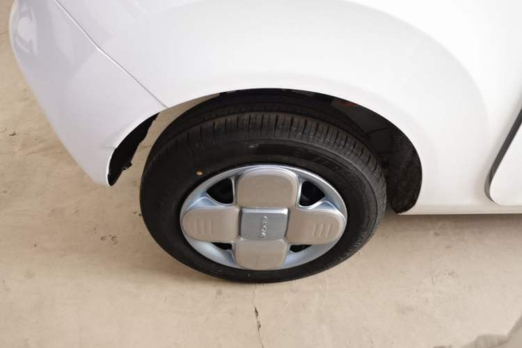 Used Geely Galaxy Panda 2024 Panda Mini 200km Endurance Bear Right Rear Wheel Hub