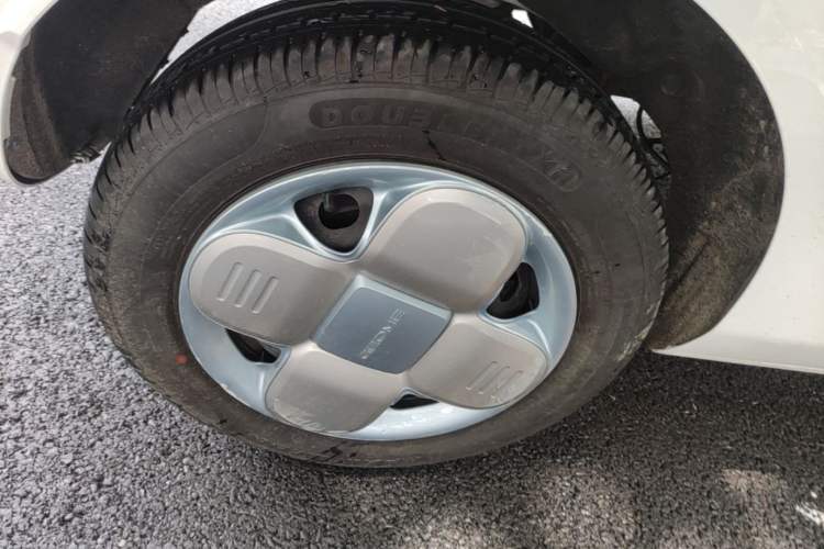 Used Geely Galaxy Panda 2024 Panda Mini 200km Endurance Bear Right Rear Wheel Hub