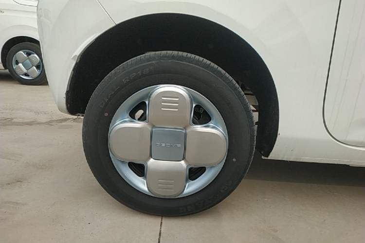 Used Geely Galaxy Panda 2024 Panda Mini 200km Endurance Bear Right Rear Wheel Hub