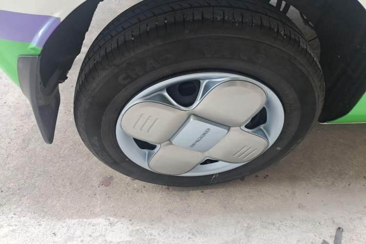 Used Geely Galaxy Panda 2024 Panda Mini 200km Endurance Bear Right Rear Wheel Hub