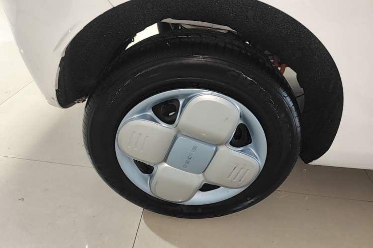 Used Geely Galaxy Panda 2024 Panda Mini 200km Endurance Bear Right Rear Wheel Hub