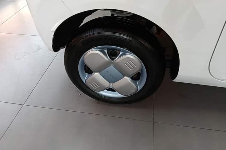 Used Geely Galaxy Panda 2024 Panda Mini 200km Endurance Bear Right Rear Wheel Hub