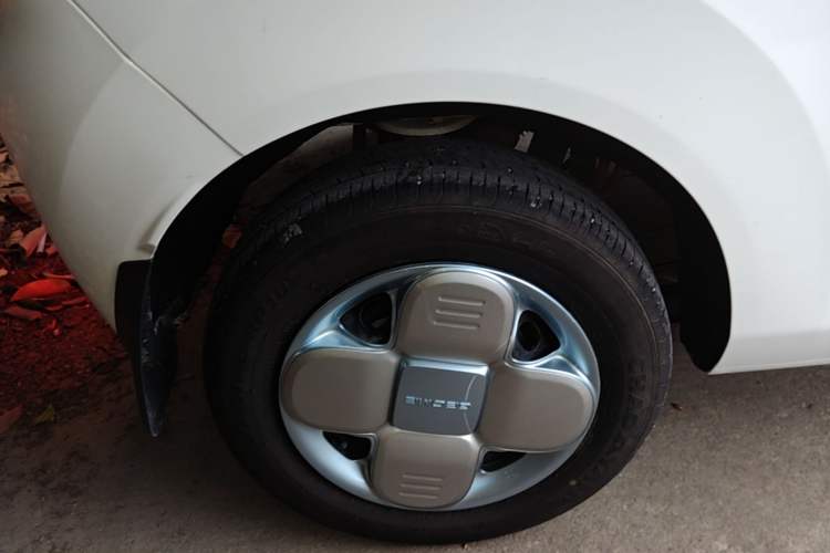 Used Geely Galaxy Panda 2024 Panda Mini 200km Endurance Bear Right Rear Wheel Hub
