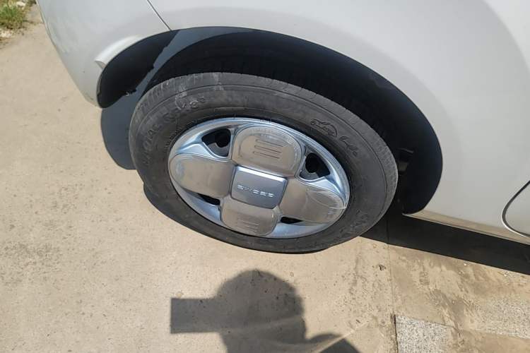 Used Geely Galaxy Panda 2024 Panda Mini 200km Endurance Bear Right Rear Wheel Hub