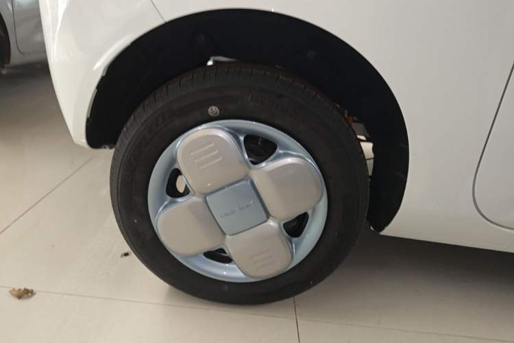 Used Geely Galaxy Panda 2024 Panda Mini 200km Endurance Bear Right Rear Wheel Hub