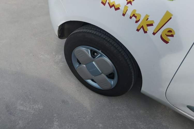 Used Geely Galaxy Panda 2024 Panda Mini 200km Longteng PRO Edition Right Rear Wheel Hub