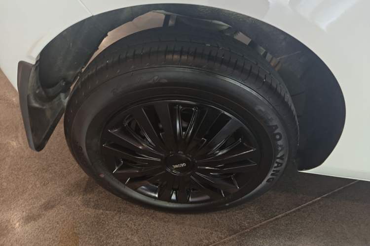Used Geely Galaxy Panda 2024 Panda Mini 200km Endurance Bear Right Rear Wheel Hub