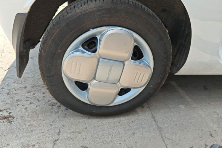 Used Geely Galaxy Panda 2024 Panda Mini 200km Endurance Bear Right Rear Wheel Hub