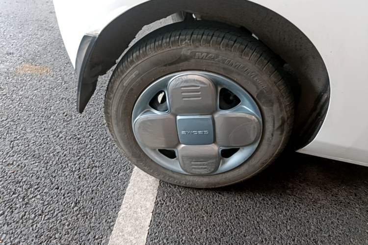 Used Geely Galaxy Panda 2024 Panda Mini 200km Dragon Edition Right Rear Wheel Hub