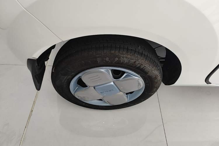 Used Geely Galaxy Panda 2024 Panda Mini 200km Endurance Bear Right Rear Wheel Hub