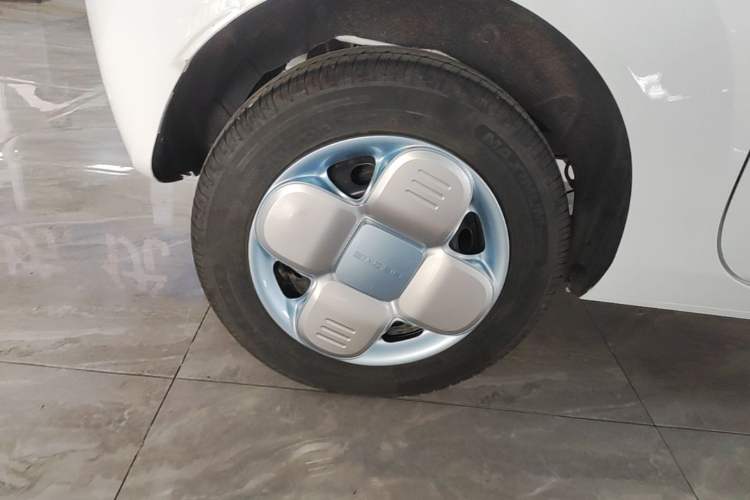 Used Geely Galaxy Panda 2024 Panda Mini 200km Endurance Bear Right Rear Wheel Hub