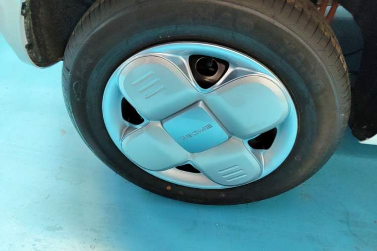 Used Geely Galaxy Panda 2024 Panda Mini 200km Endurance Bear Right Rear Wheel Hub