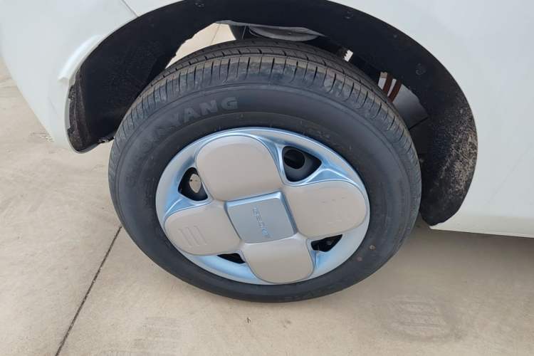 Used Geely Galaxy Panda 2024 Panda Mini 200km Endurance Bear Right Rear Wheel Hub