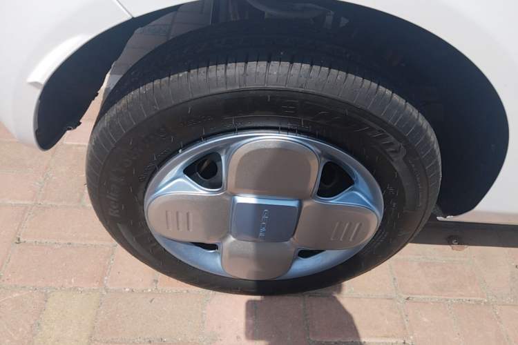 Used Geely Galaxy Panda 2024 Panda Mini 200km Endurance Bear Right Rear Wheel Hub